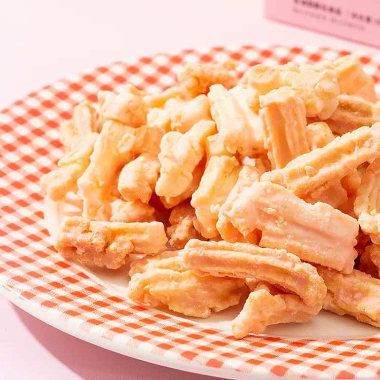 Paski krakersów ryżowych z truskawkami i czekoladą o wadze 2,5 kg